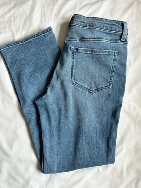 Quince Curvy Bella Stretch Straight Leg Light Blue Denim Jeans 28”